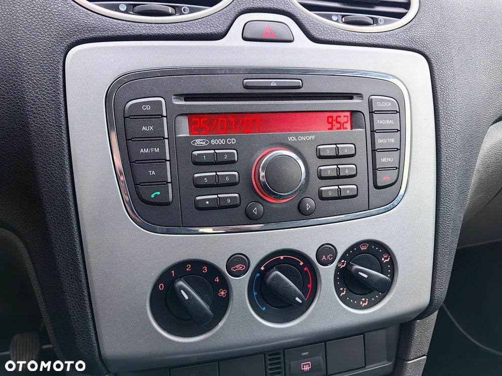 Ford Focus 1.6 Sport - 17