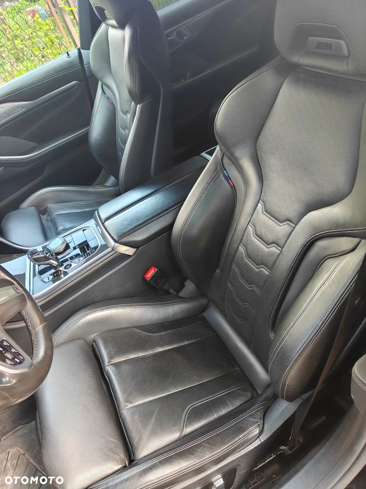 BMW Seria 8 - 16