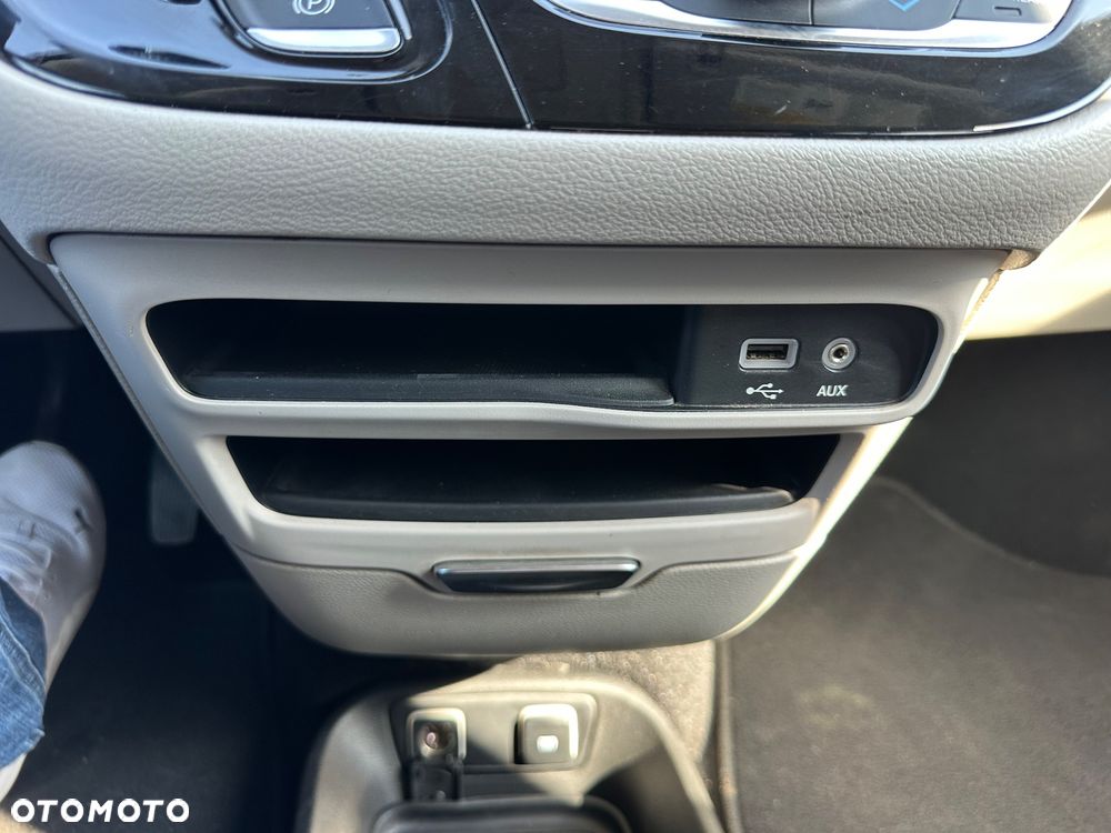 Chrysler Pacifica - 31