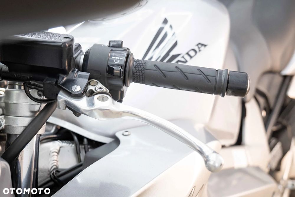 Honda VFR - 32