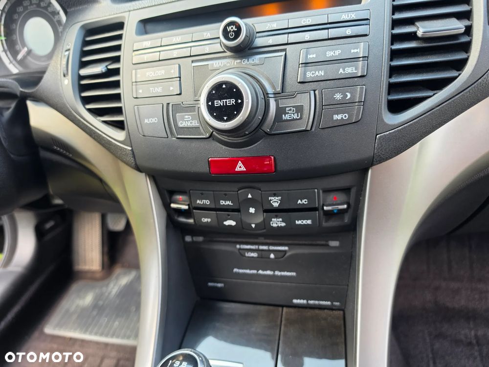 Honda Accord 2.0 Executive Nav - 22