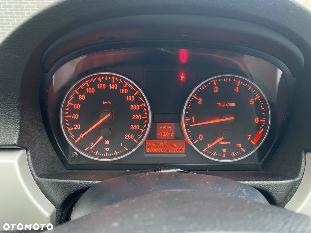 BMW Seria 3 318i - 9