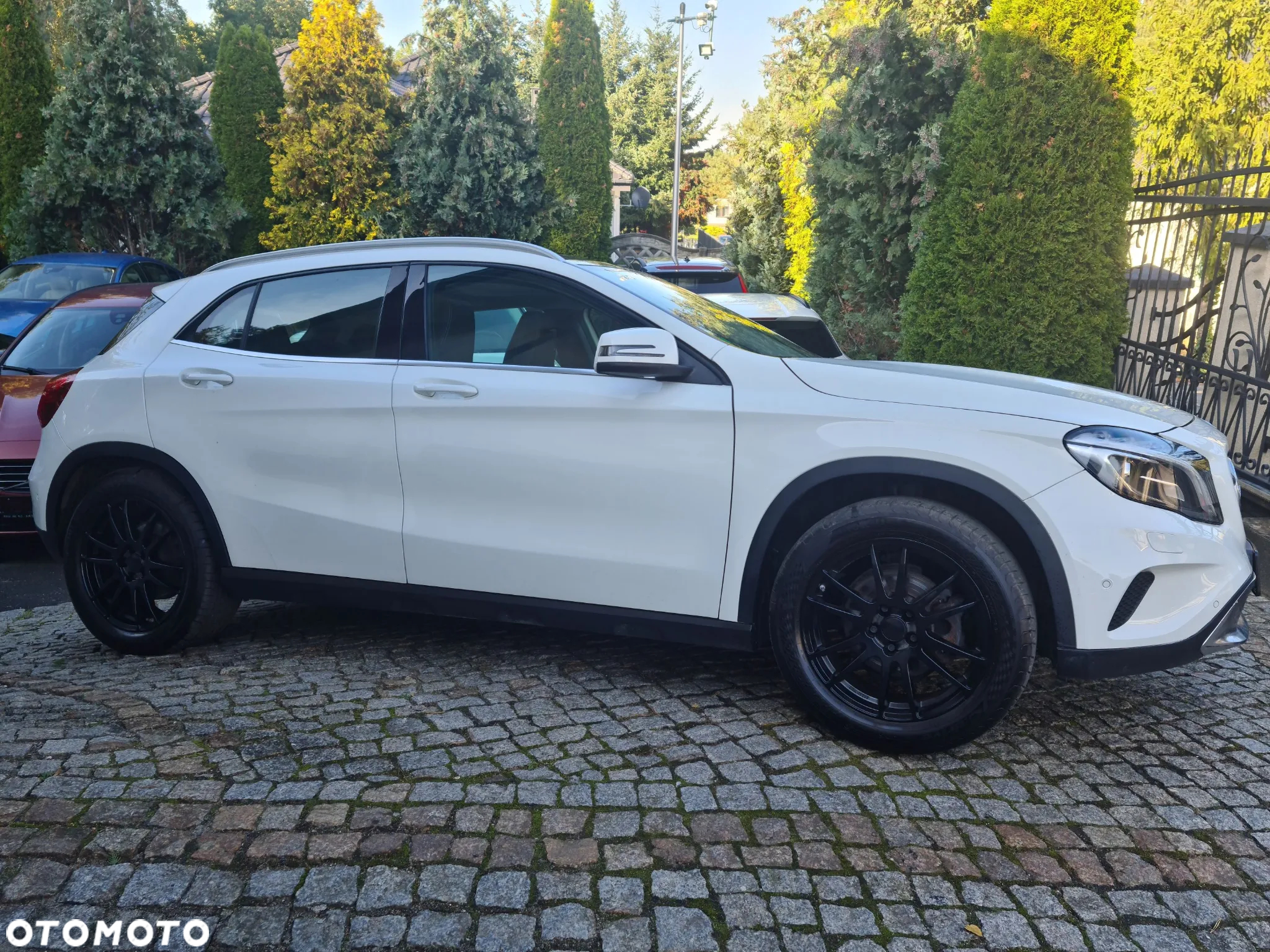 Mercedes-Benz GLA - 14