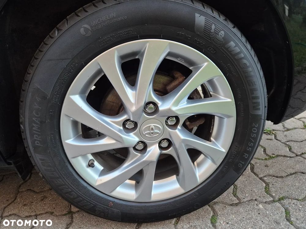 Toyota Auris - 14