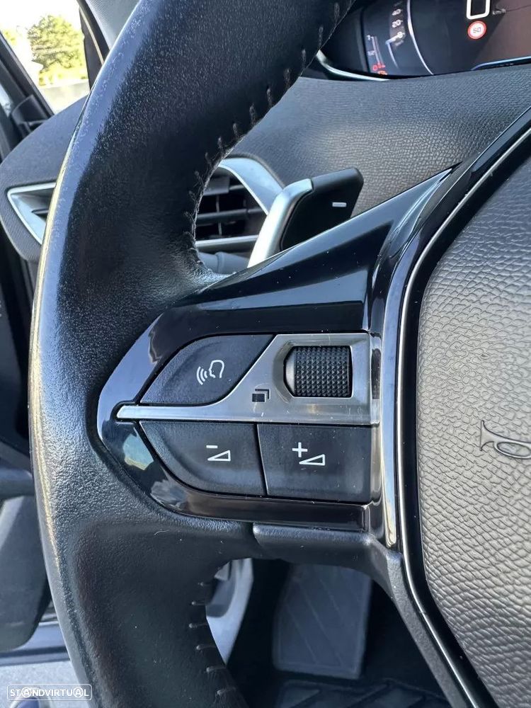 Peugeot 5008 1.2 PureTech Allure Pack EAT8 - 38
