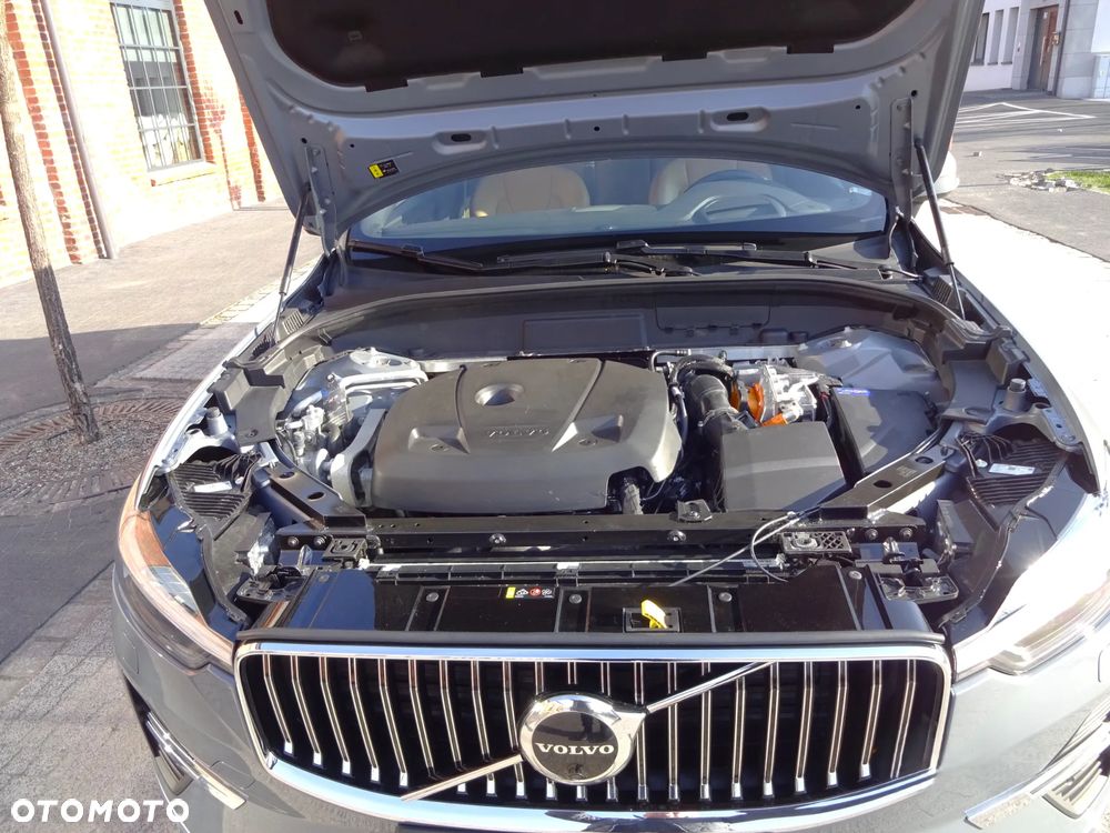 Volvo XC 60 T8 Plug-In Hybrid AWD Ultra Dark - 34