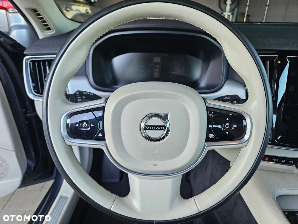 Volvo S90 D3 SCR Momentum Pro - 30