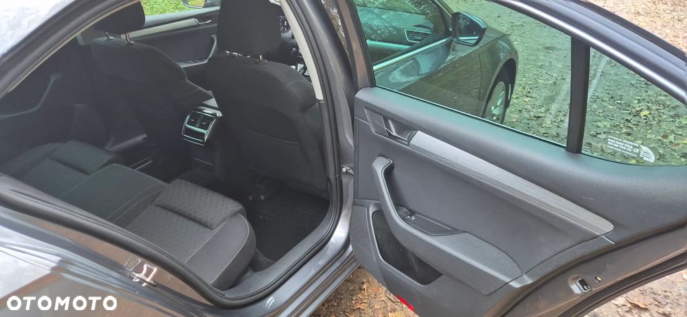 Skoda Superb 2.0 TDI SCR Ambition - 18
