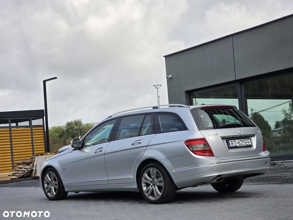 Mercedes-Benz C-Class 2008 photo 3