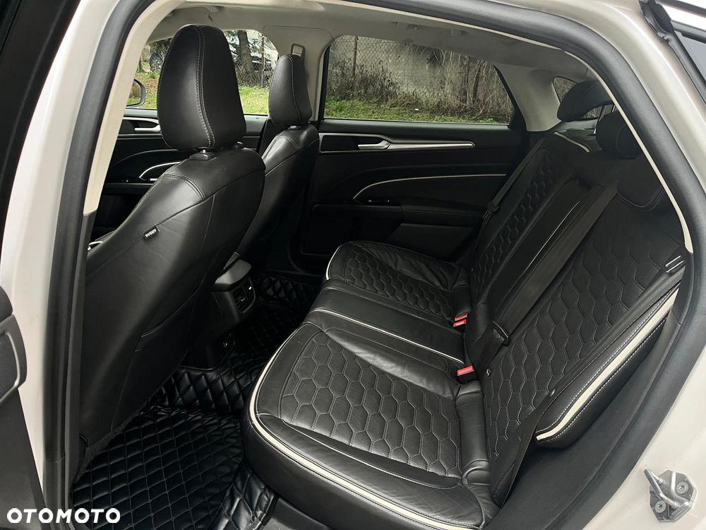 Ford Mondeo 2.0 Hybrid Vignale - 11