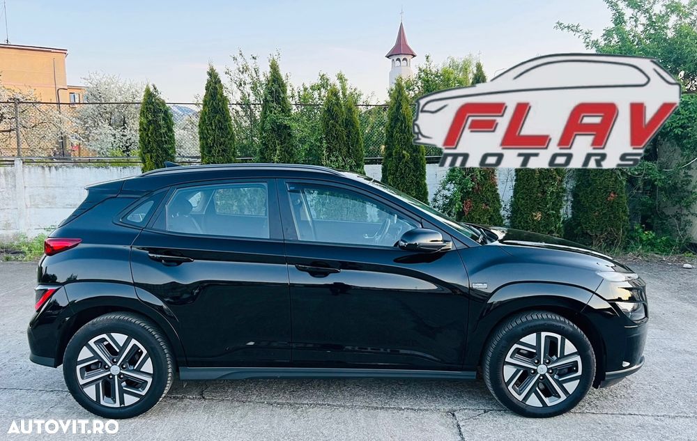 Hyundai KONA Select - 10