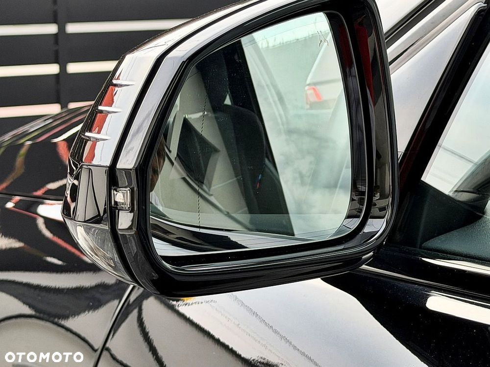 BMW Seria 1 120 mHEV - 36
