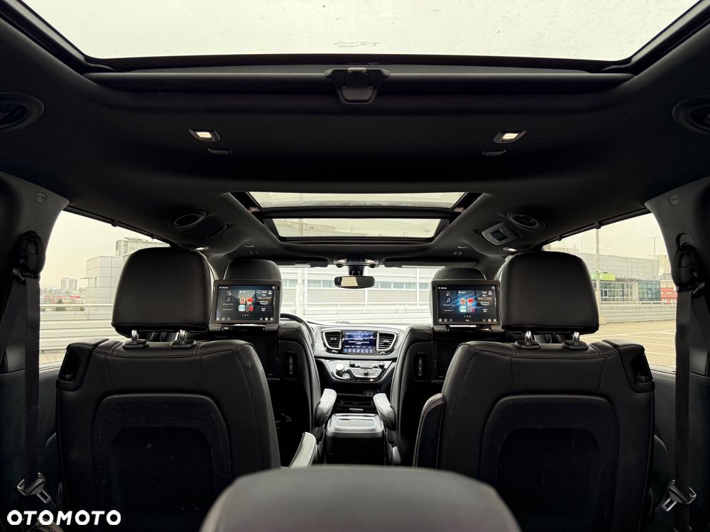 Chrysler Pacifica - 14