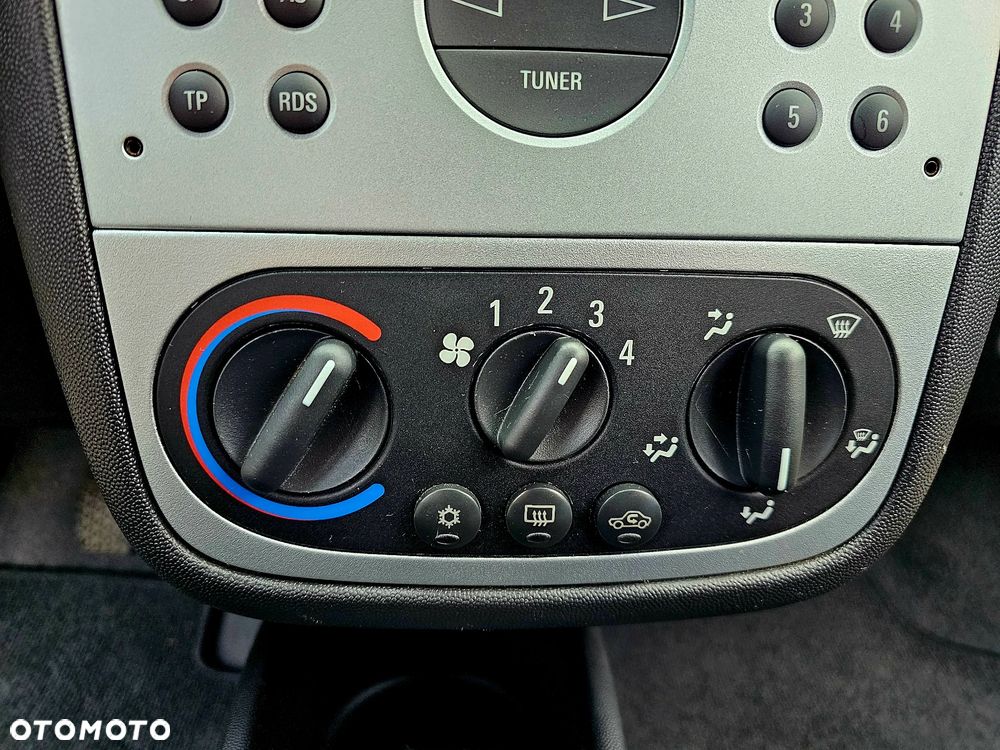 Opel Corsa 1.2 16V - 15