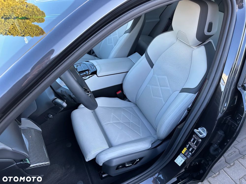 BMW Seria 5 530e xDrive PHEV M Sport Edition - 10