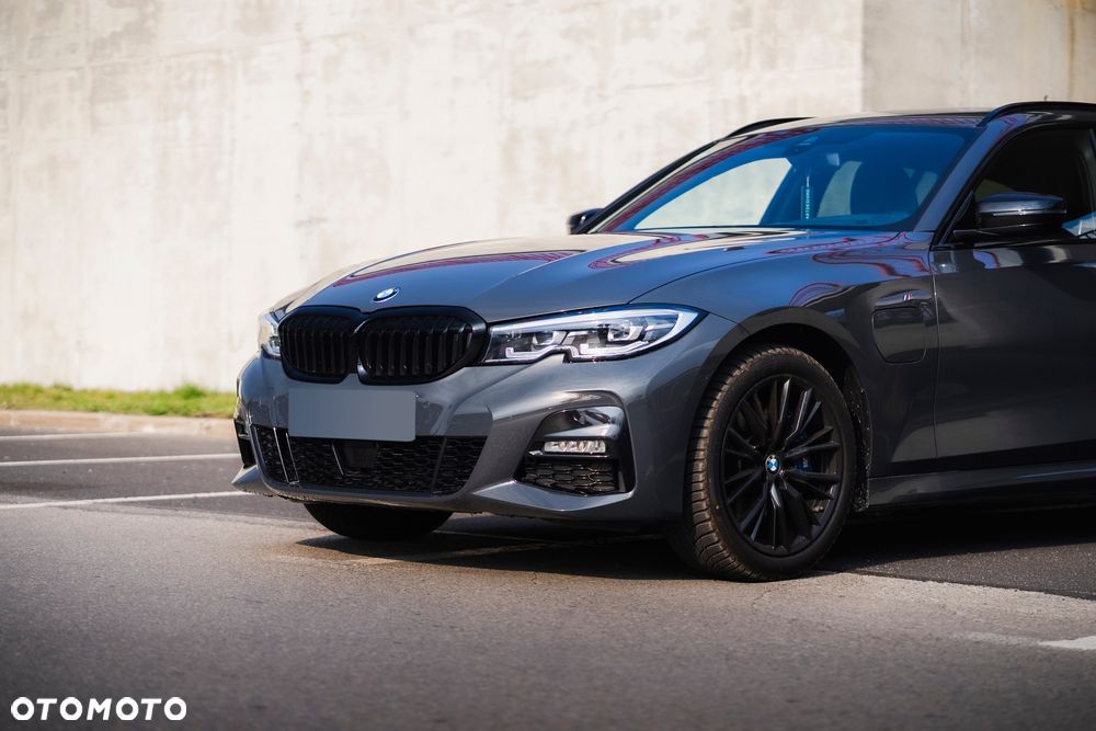 BMW Seria 3 330i Edition M Sport Shadow - 18