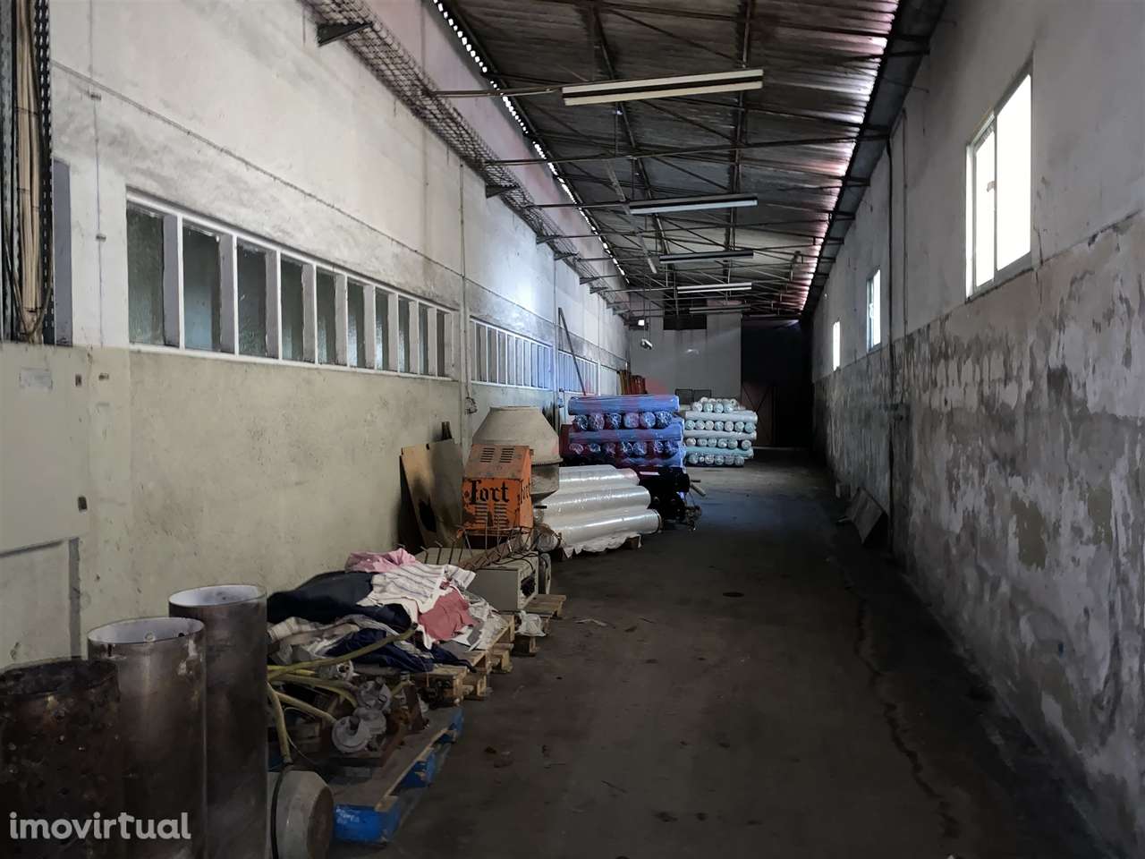 Armazém com 1791 m2 em São Miguel, Vizela - Grande imagem: 3/17