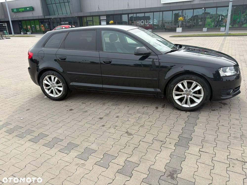 Audi A3 Sportback 2.0 TDI DPF Ambiente - 4