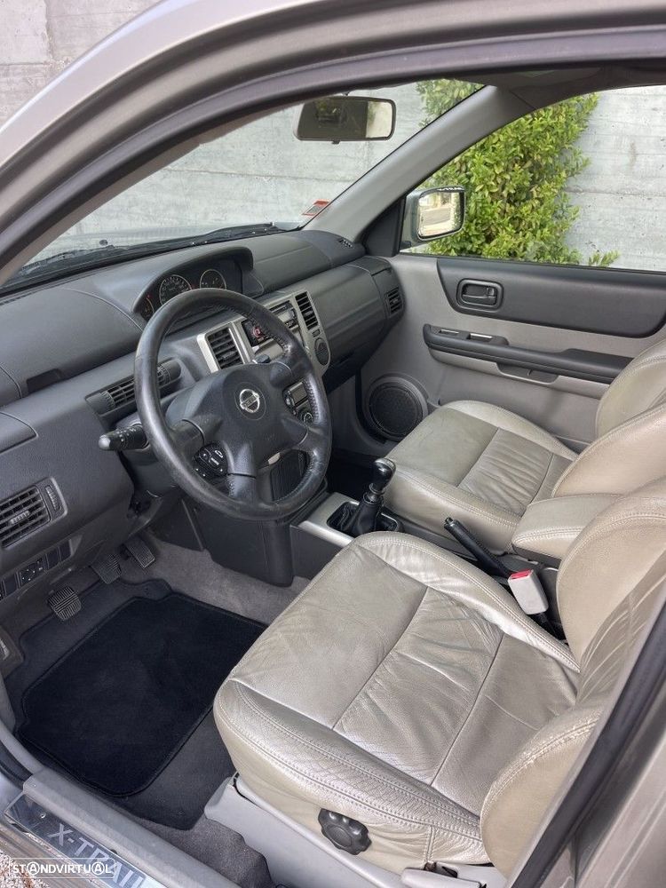 Nissan X-Trail 2.2 DCi Columbia Premium 2WD - 10