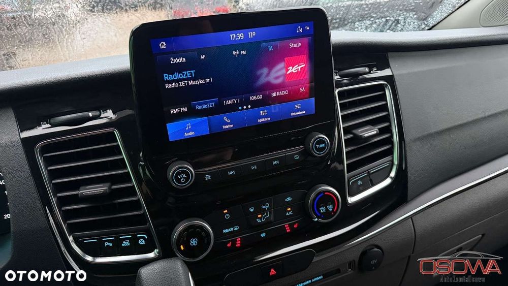 Ford Tourneo Custom - 31