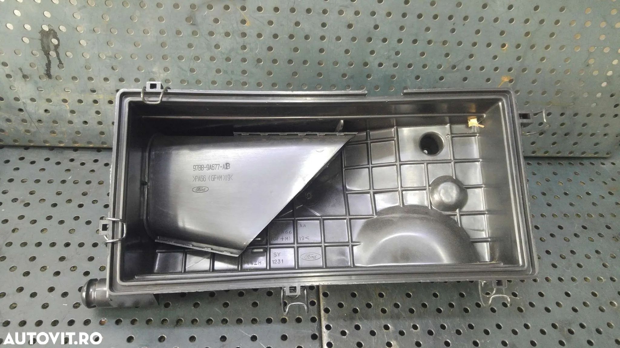 Carcasa filtru aer ford mondeo rs 97bb9a677ab - 1