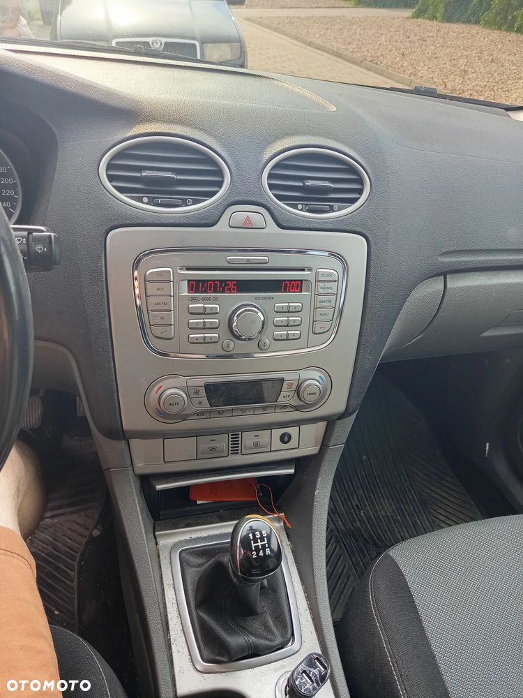 Ford Focus 1.8 TDCi Ambiente - 8