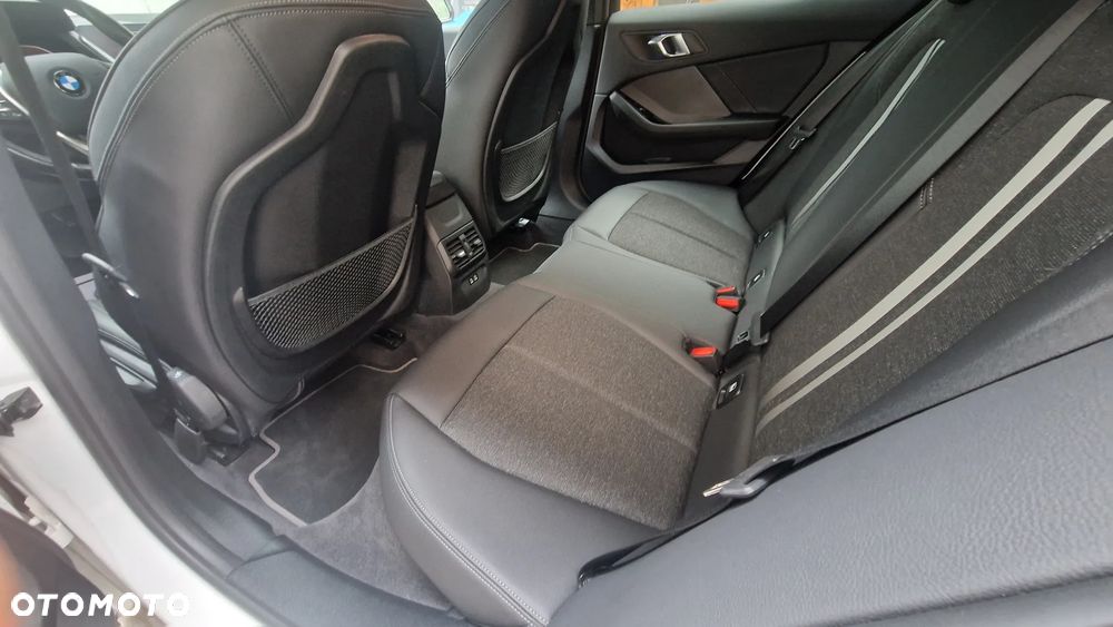 BMW Seria 1 118d Sport Line Shadow - 19