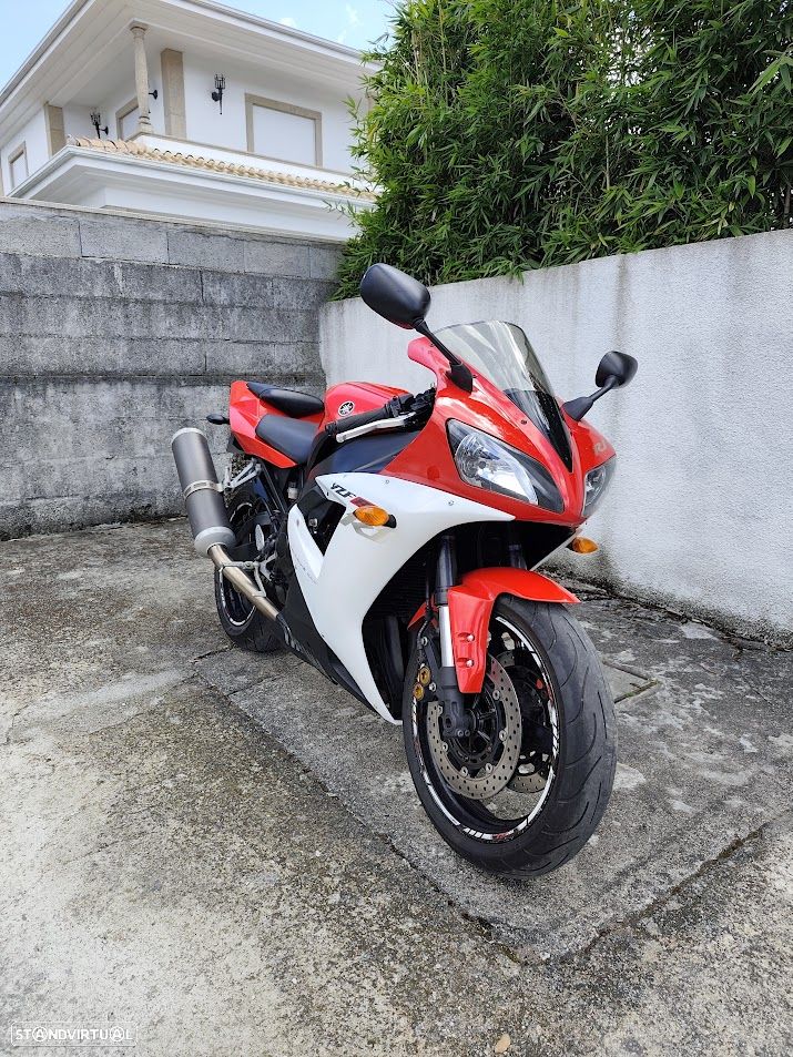 Yamaha R 1 - 2