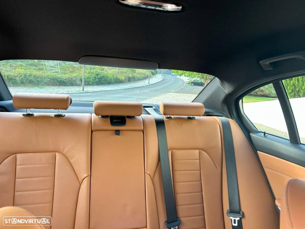 BMW 330 e Pack M Auto - 24
