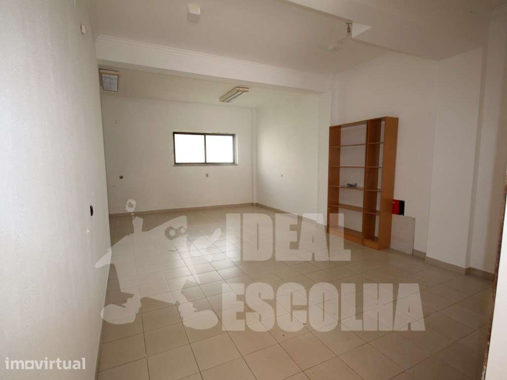 LOJA PARA COMERCIO 175 000€ - Grande imagem: 2/11