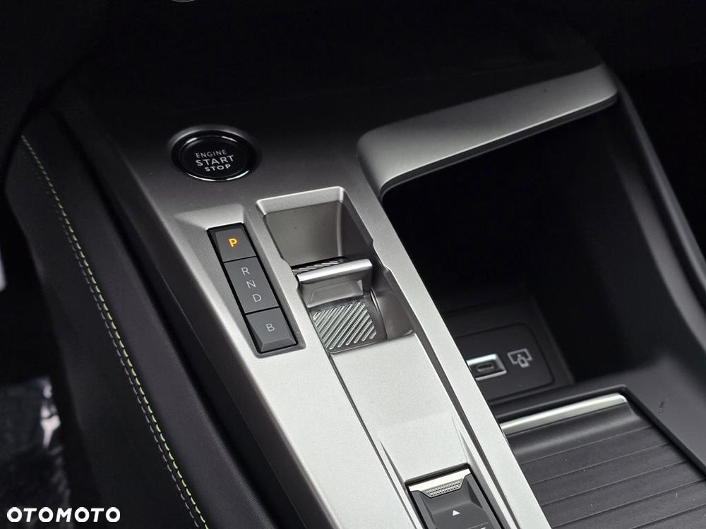 Peugeot 408 1.6 Plug-In Hybrid 225 GT EAT8 - 18