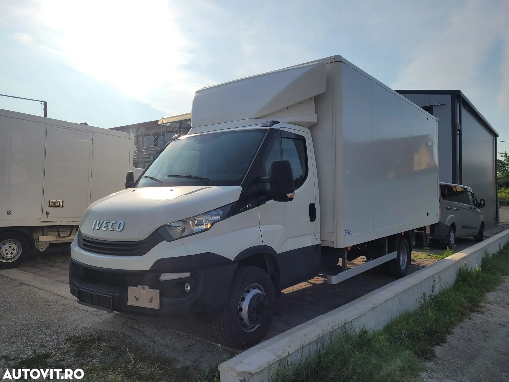 Iveco DAILY 72-180  cu box si lift , 7.2 to, import , posibilitate leasing - 6