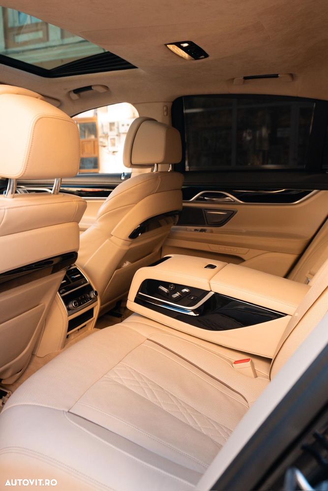 BMW Seria 7 750i xDrive - 5