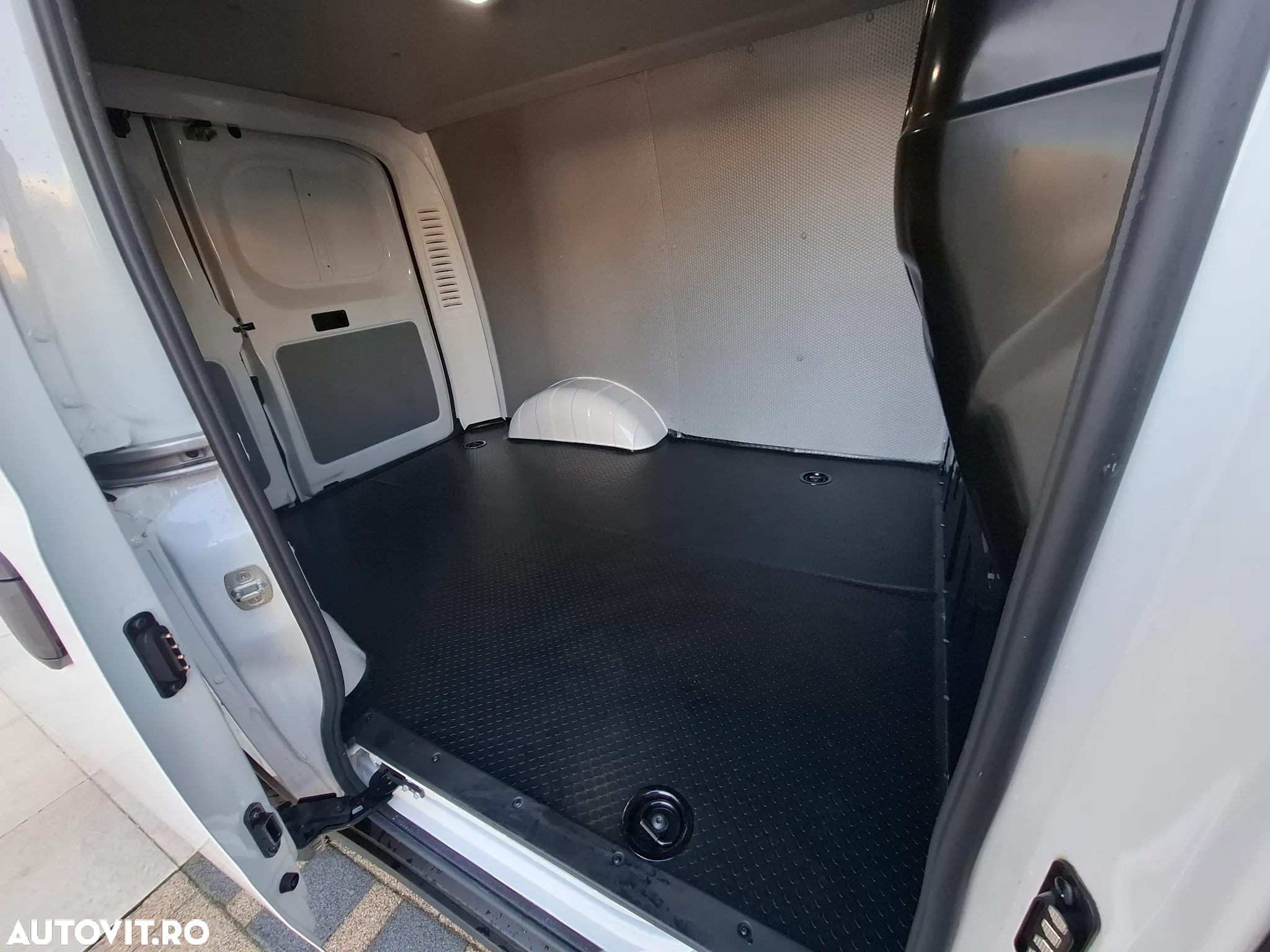 Maxus MAXUS e DELIVER 3 SWB 50.23KW - 14