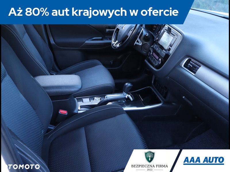 Mitsubishi Outlander - 10