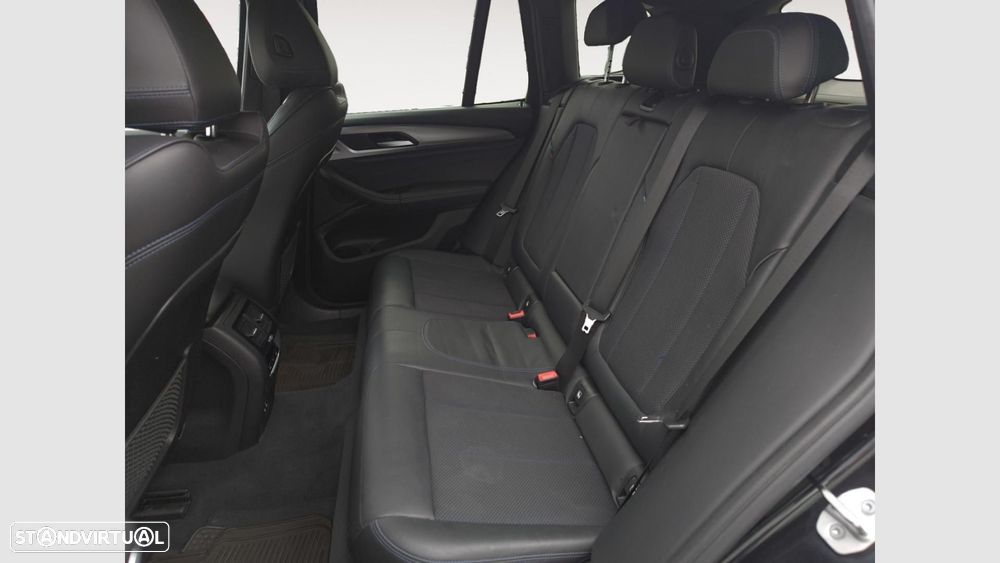BMW X3 30 e xDrive Pack M — fotografia 14