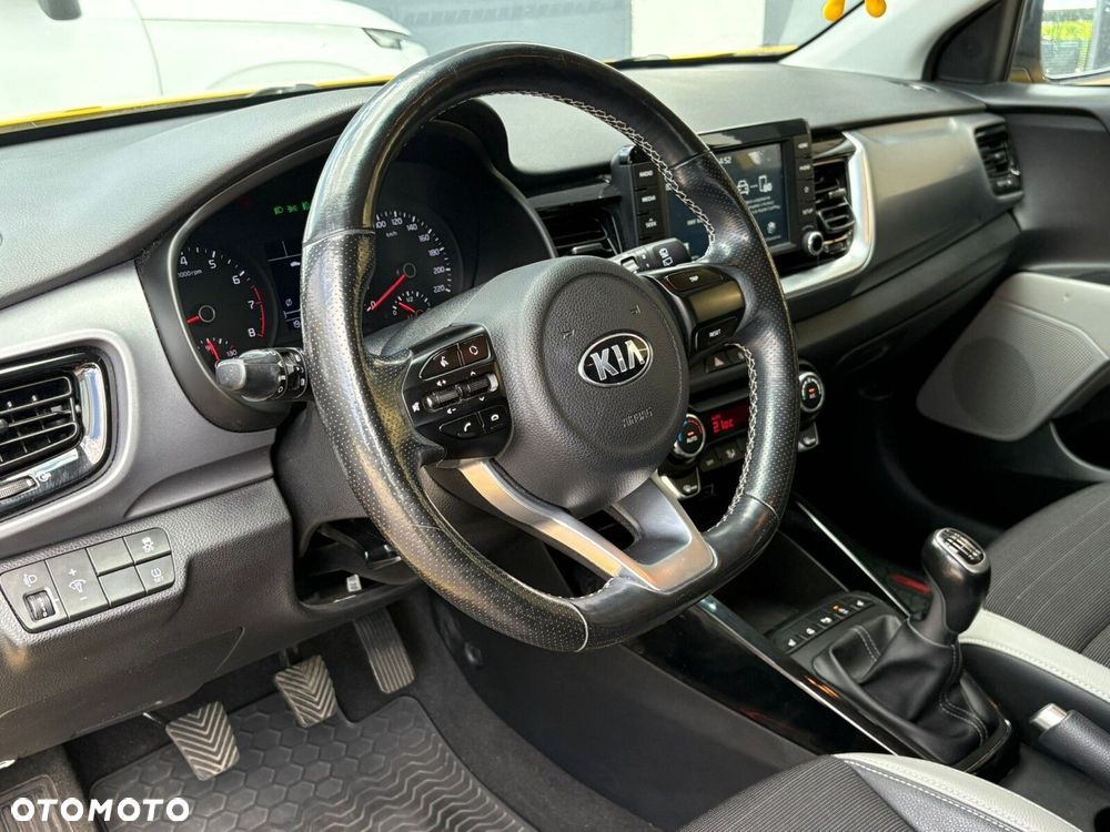 Kia Stonic 1.4 L - 11