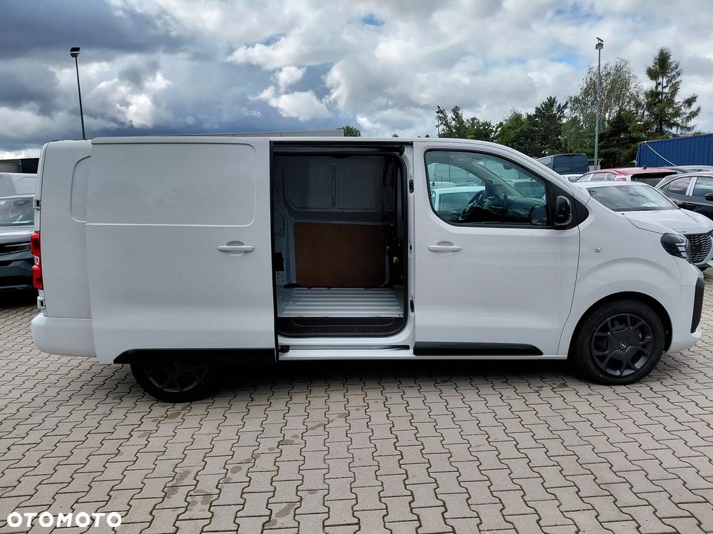 Opel Vivaro Furgon XL Diesel 2.2 150 KM  2,49t bez tachografu - 2