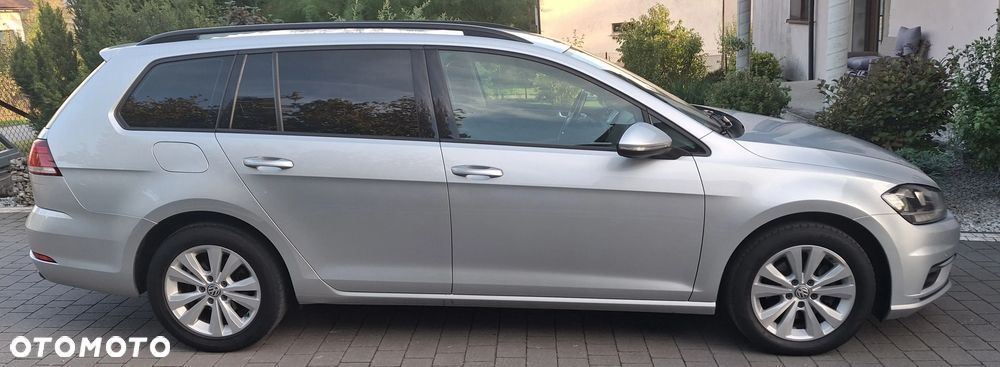 Volkswagen Golf - 6