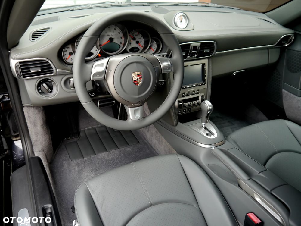 Porsche 911 Turbo Tiptronic S - 27