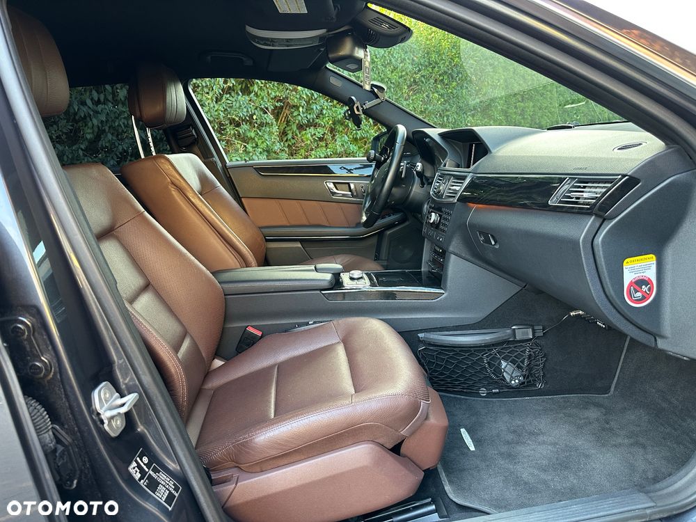 Mercedes-Benz Klasa E 350 CDI DPF BlueEFFICIENCY 7G-TRONIC Avantgarde - 26