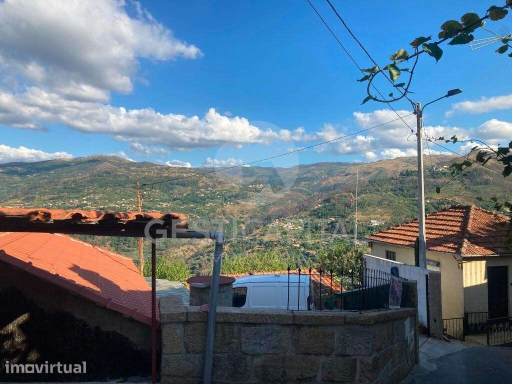 Moradia T2 para Recuperar com Vista Panorâmica - Grande imagem: 3/11