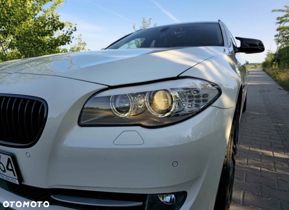 BMW Seria 5 525d xDrive - 7