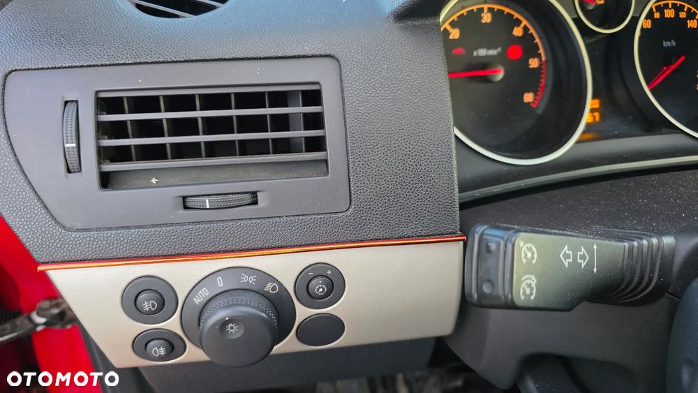 Opel Astra 1.9 CDTI DPF NAVI - 12