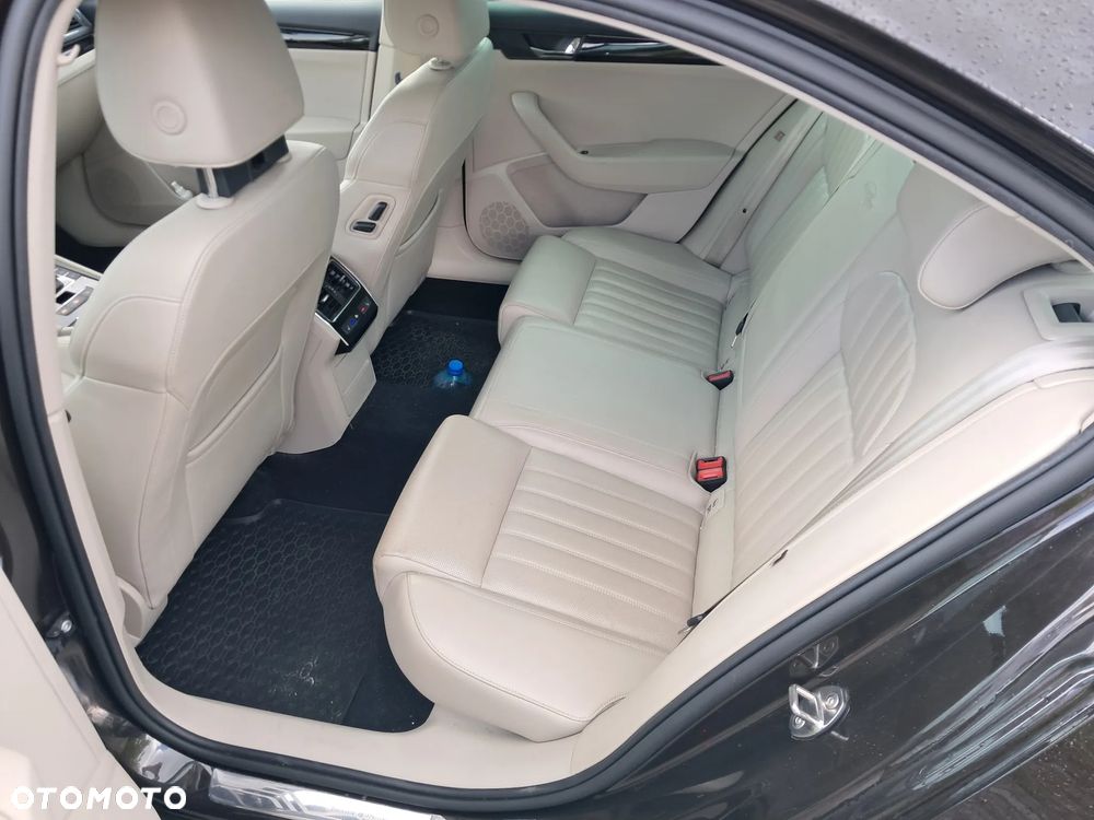 Skoda Superb 2.0 TDI 4x4 L&K DSG - 20