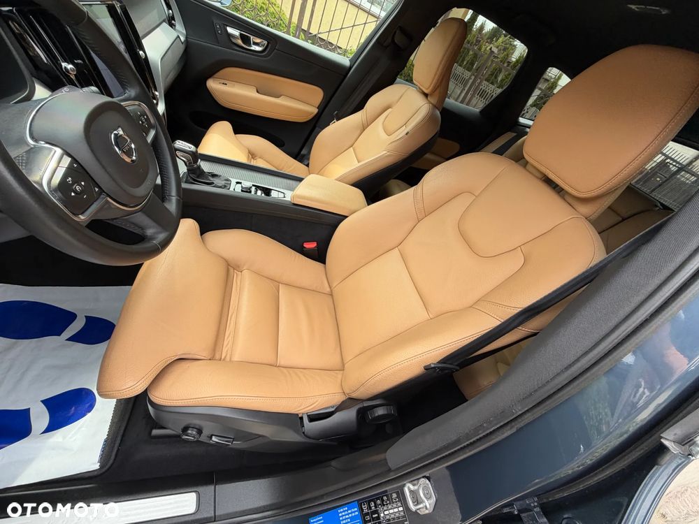 Volvo XC 60 T4 Momentum Pro - 10