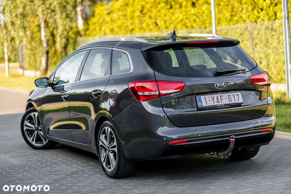 Kia Ceed 1.6 CRDi 136 ISG Platinum Edition - 3