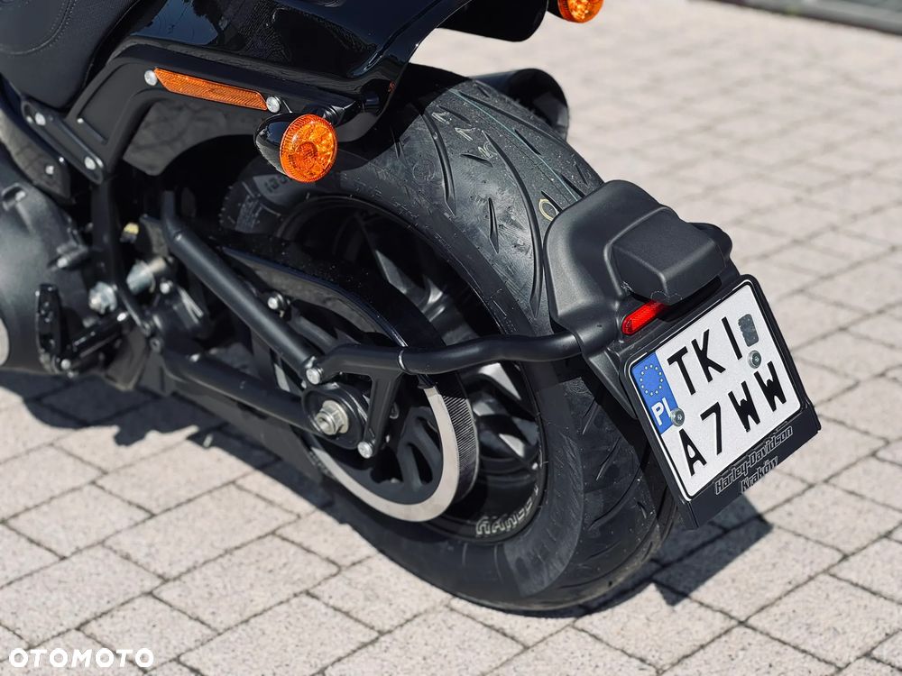 Harley-Davidson Softail Fat Bob - 25