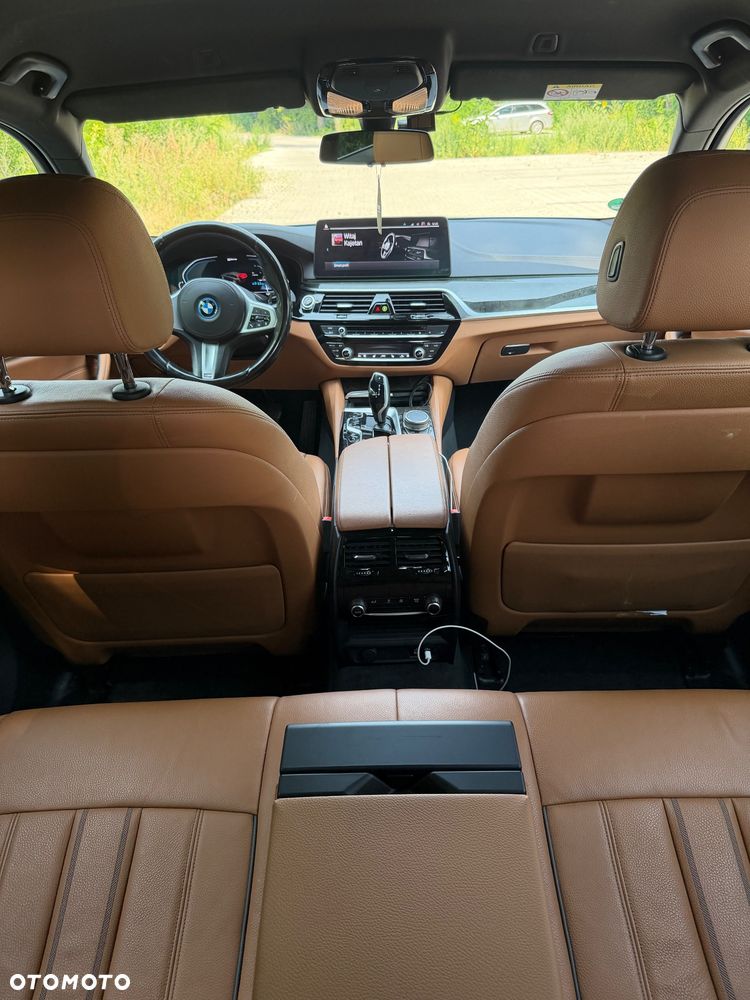 BMW Seria 5 530e Luxury Line - 13