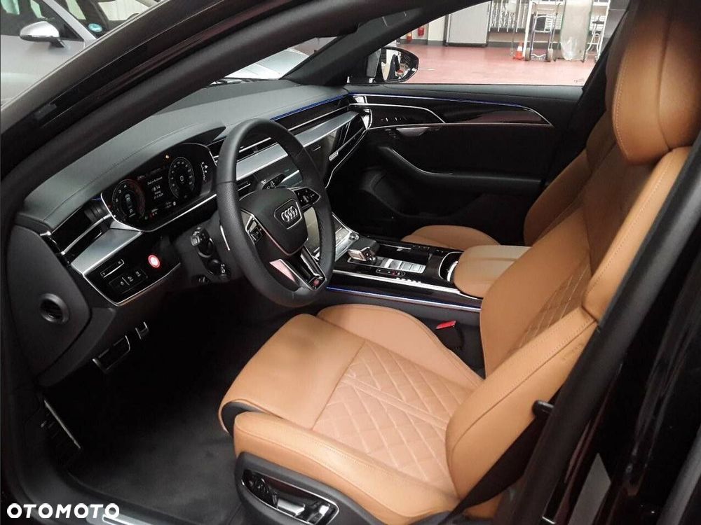 Audi A8 - 7